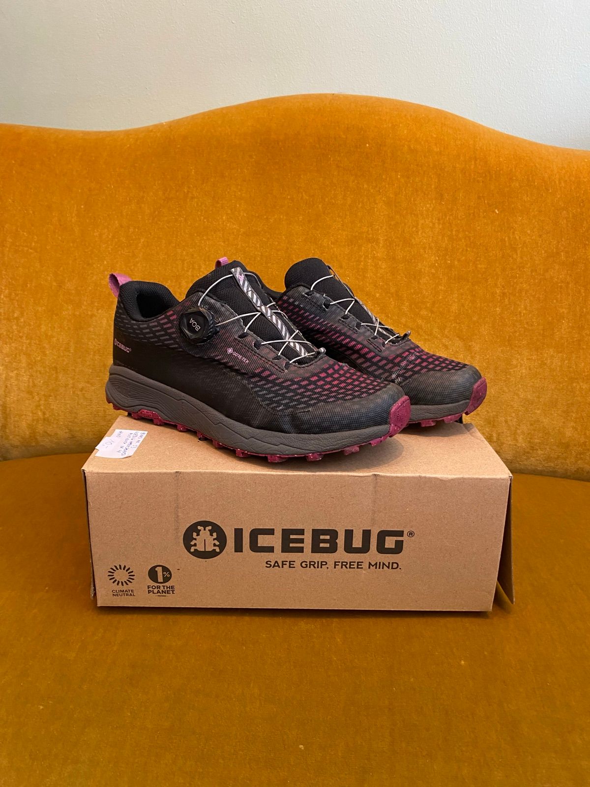 Icebug gore-tex matkajalanõud s41. Siseküljed veidi kulunud(vt pilti).