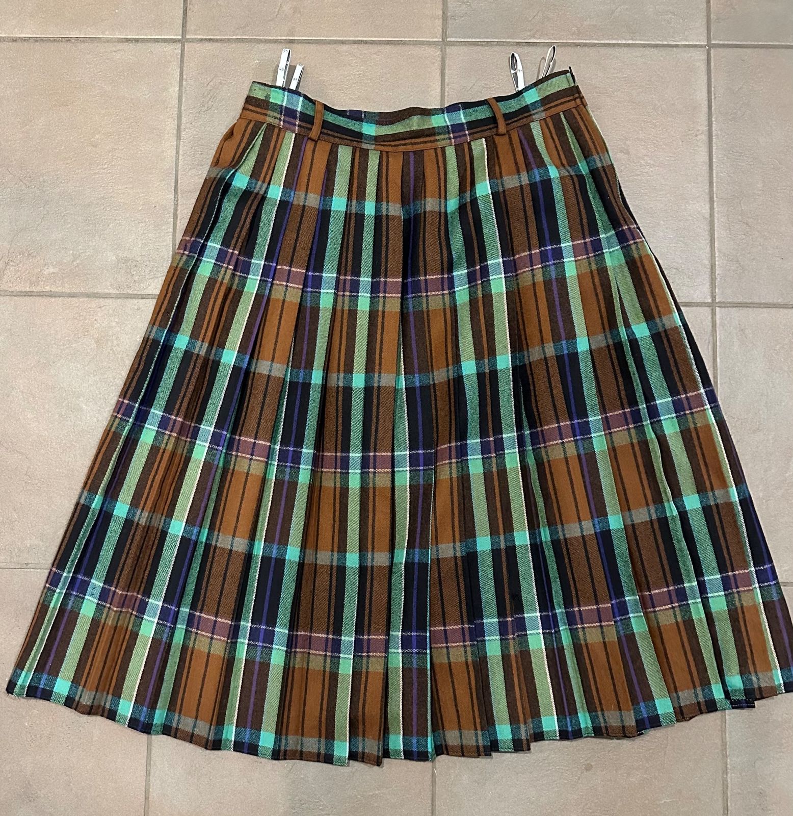 Pleated tartan skirt