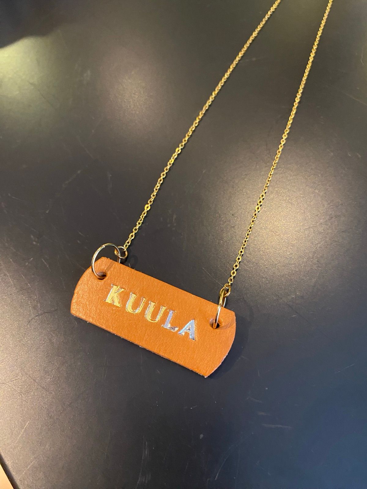 Nahast käsitööehted, kaelakee “KUULA” by Kerlitas.