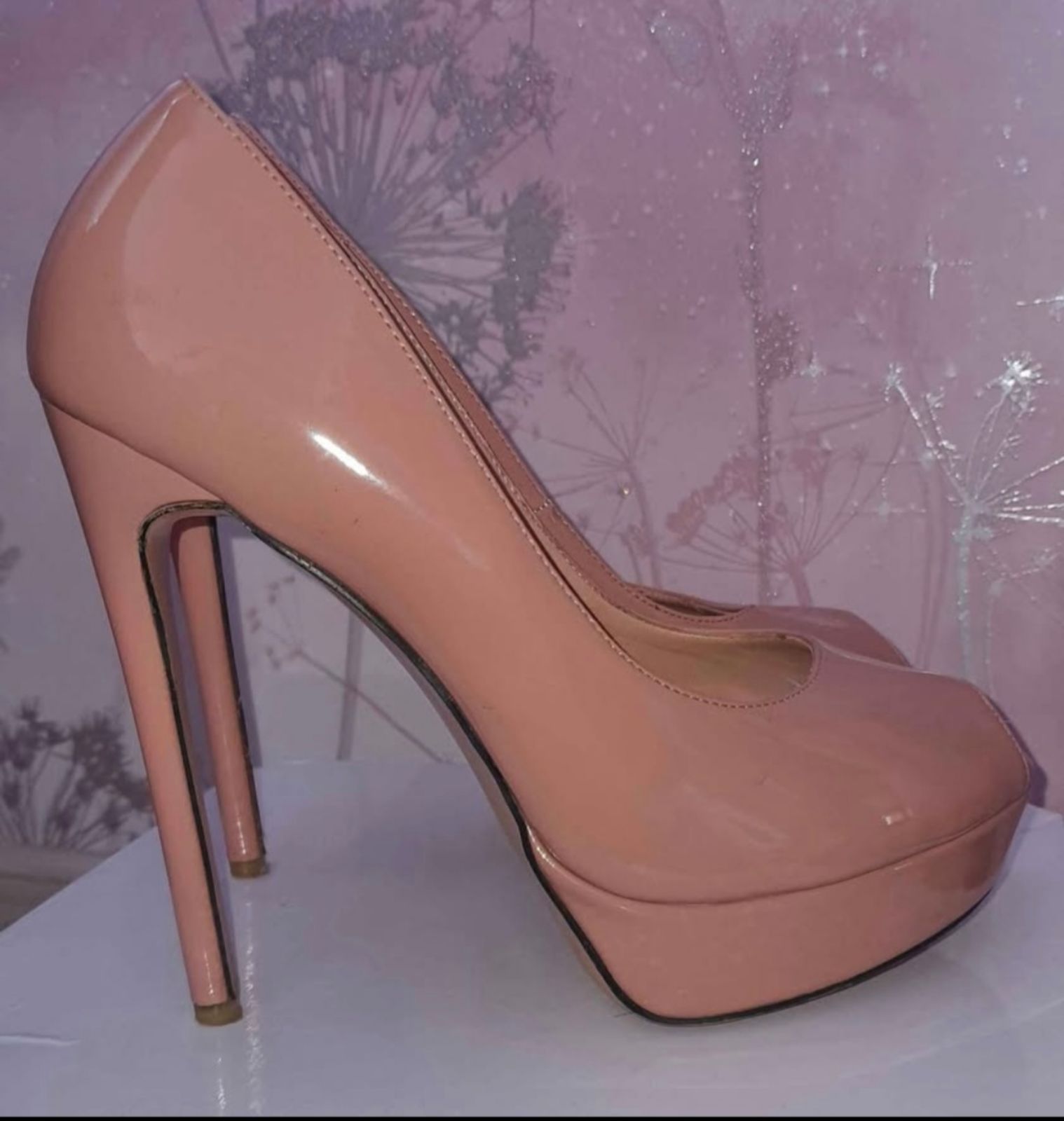 High heel pumps