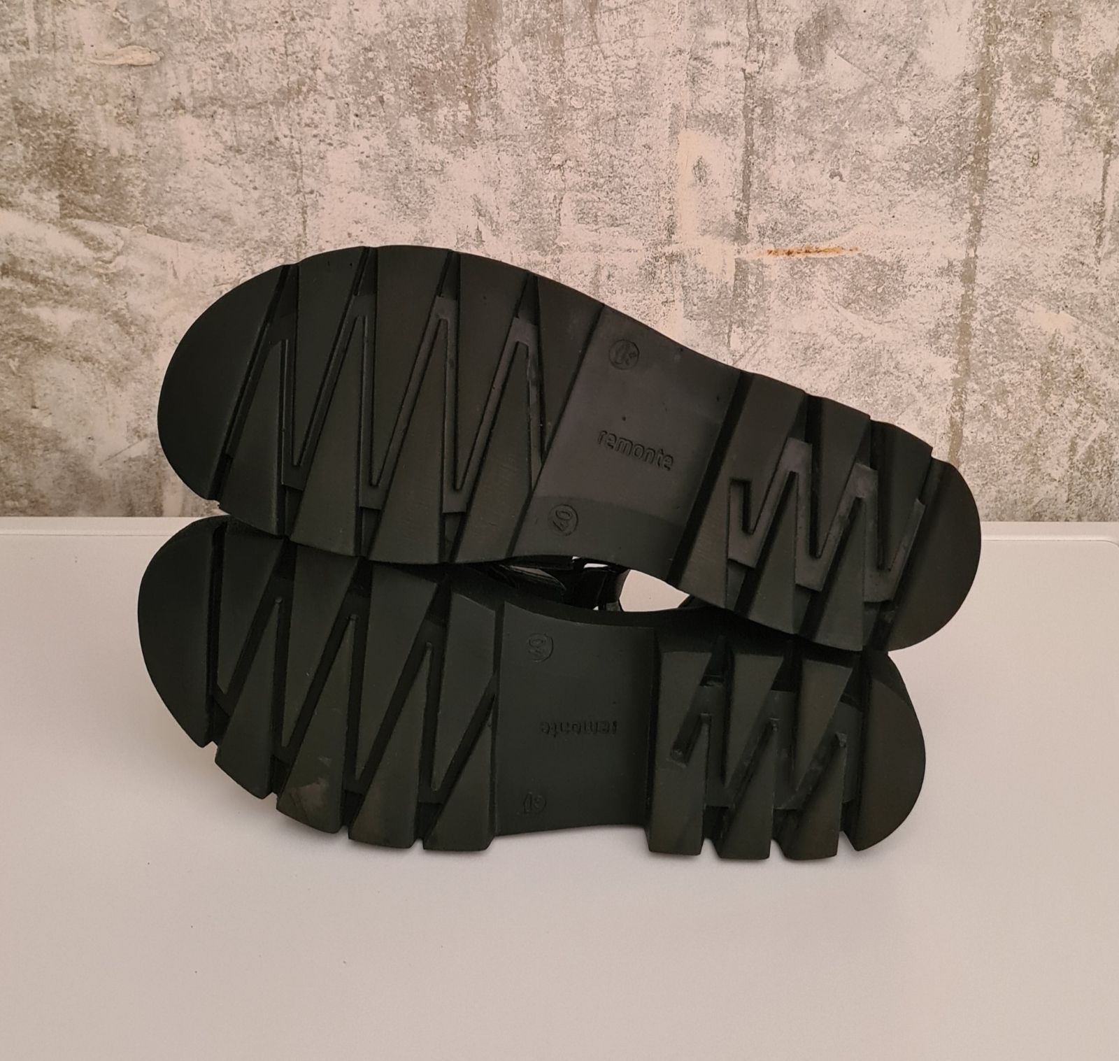 Naistele REMONTE korralikud sandaalid/rihmikud n YAGA