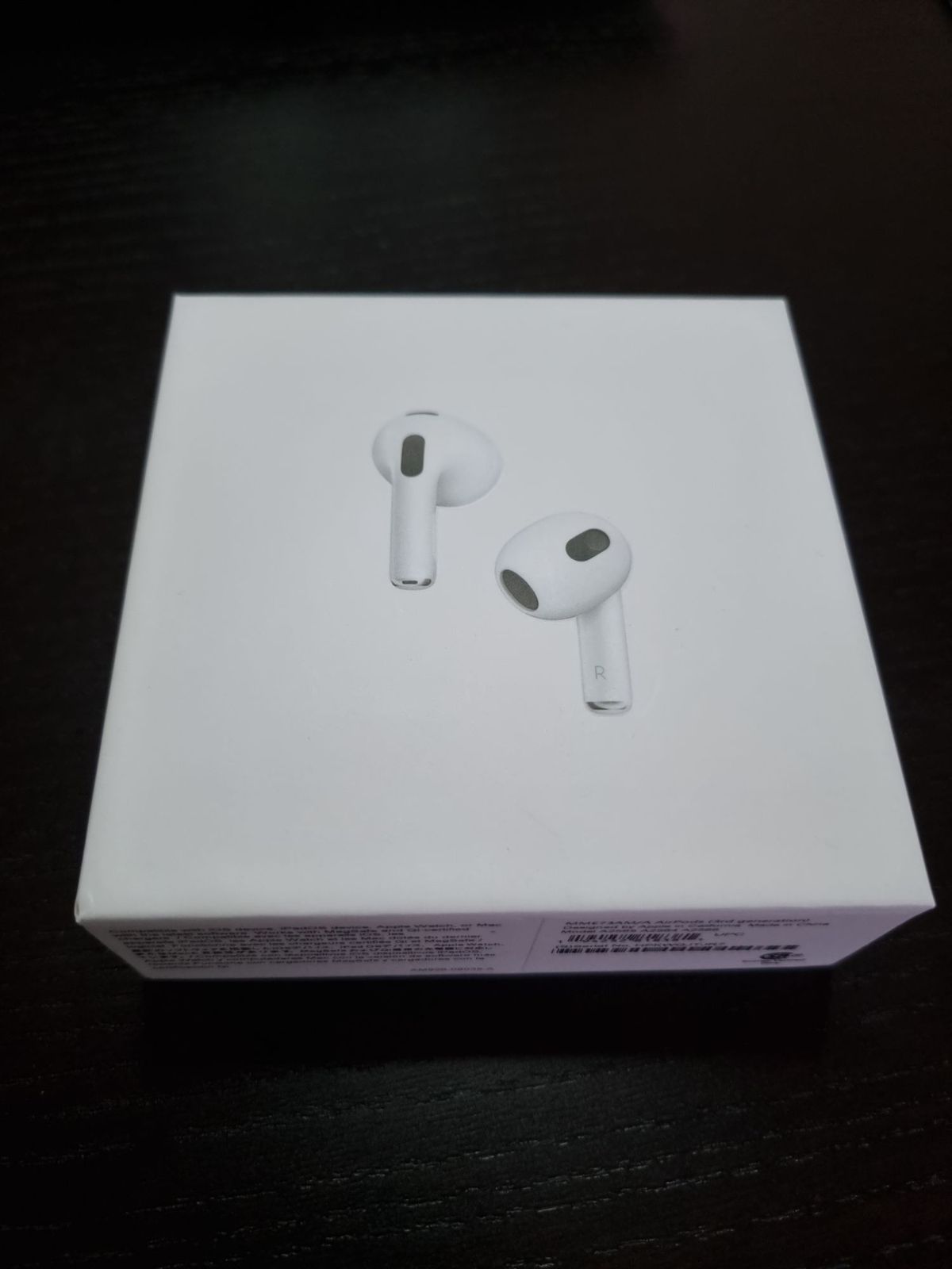 Wireless earbuds