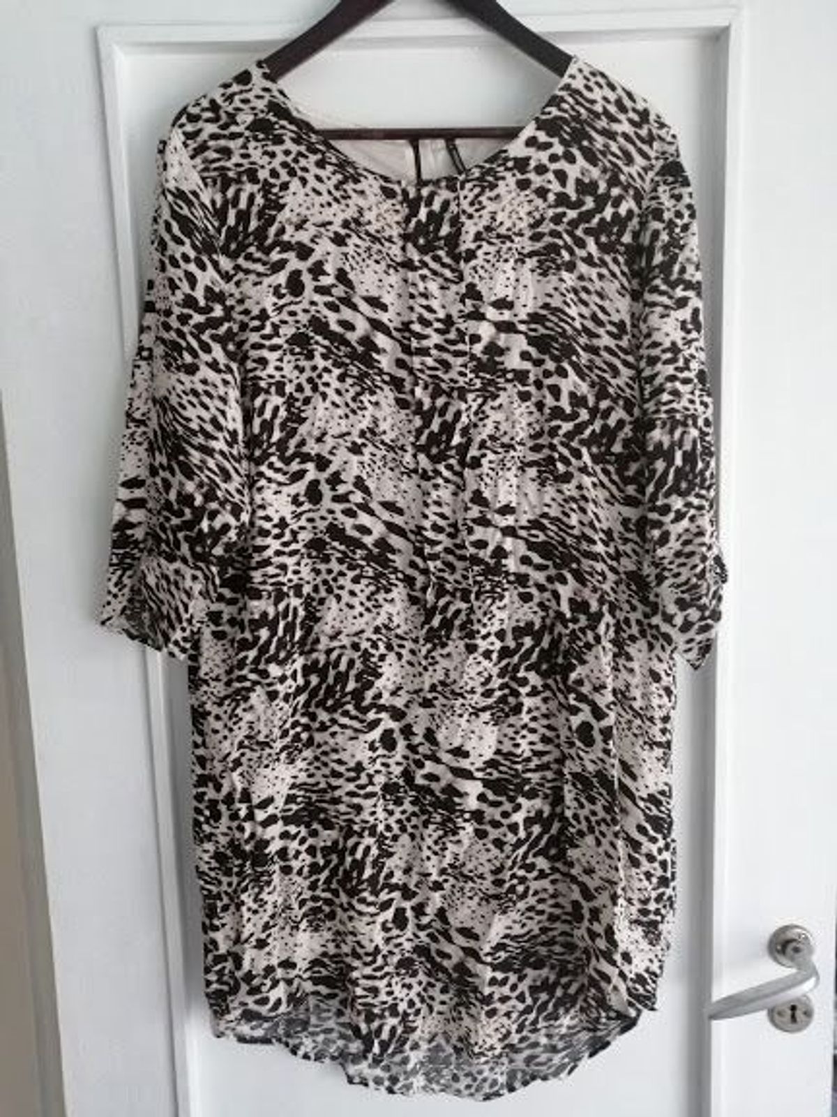 Mõnus,pehme,kleit,alusvoodril,suurusL.Rü2x50cm,üp90cm.