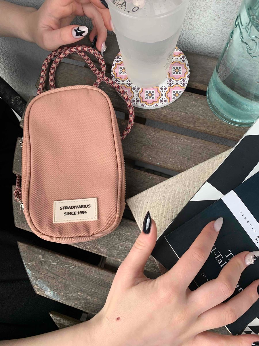 Stradivarius discount bandolera smartphone