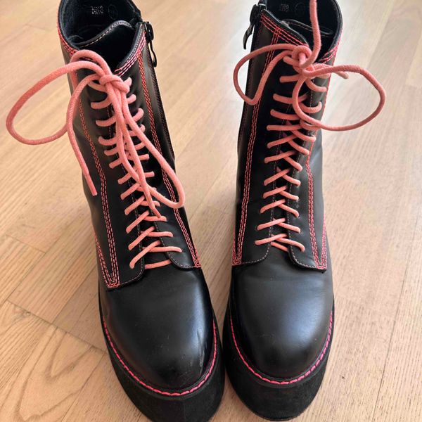 Enigma mega platform neon 2025 boots