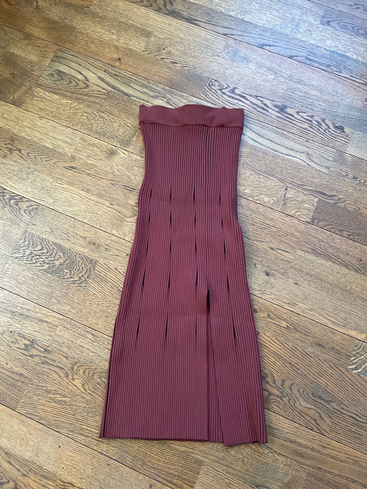 Ribbed knitted skirt