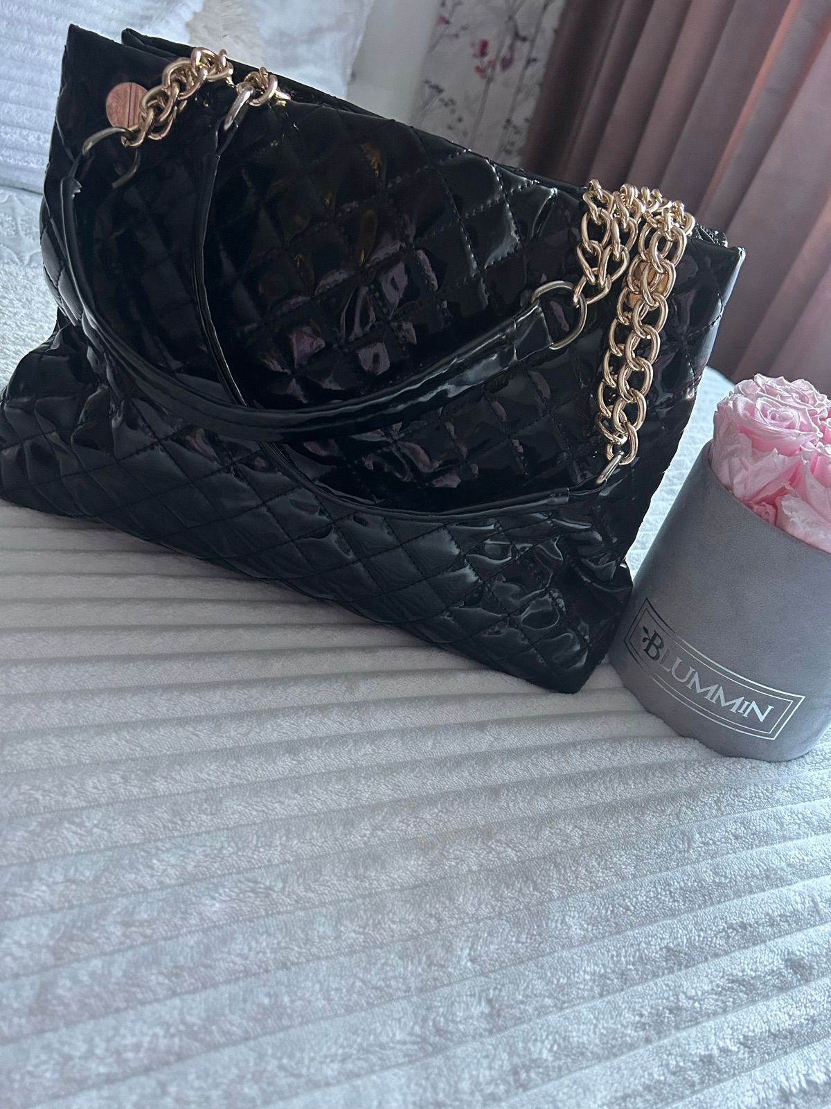 Quilted shoulder bag
