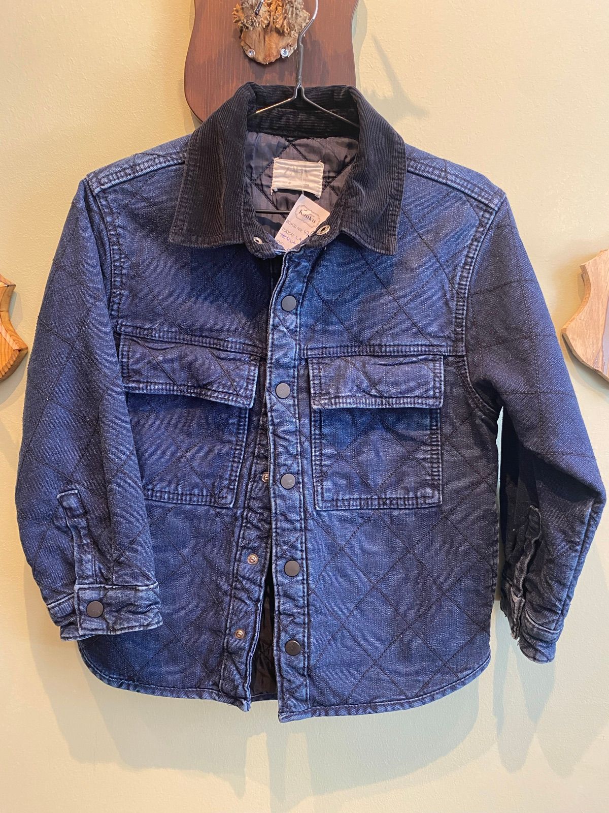 Zara tepitud trukkidega teksajakk s128.